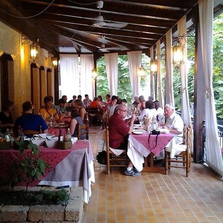 Albergo Ristorante Flora Vittorio Veneto Extérieur photo