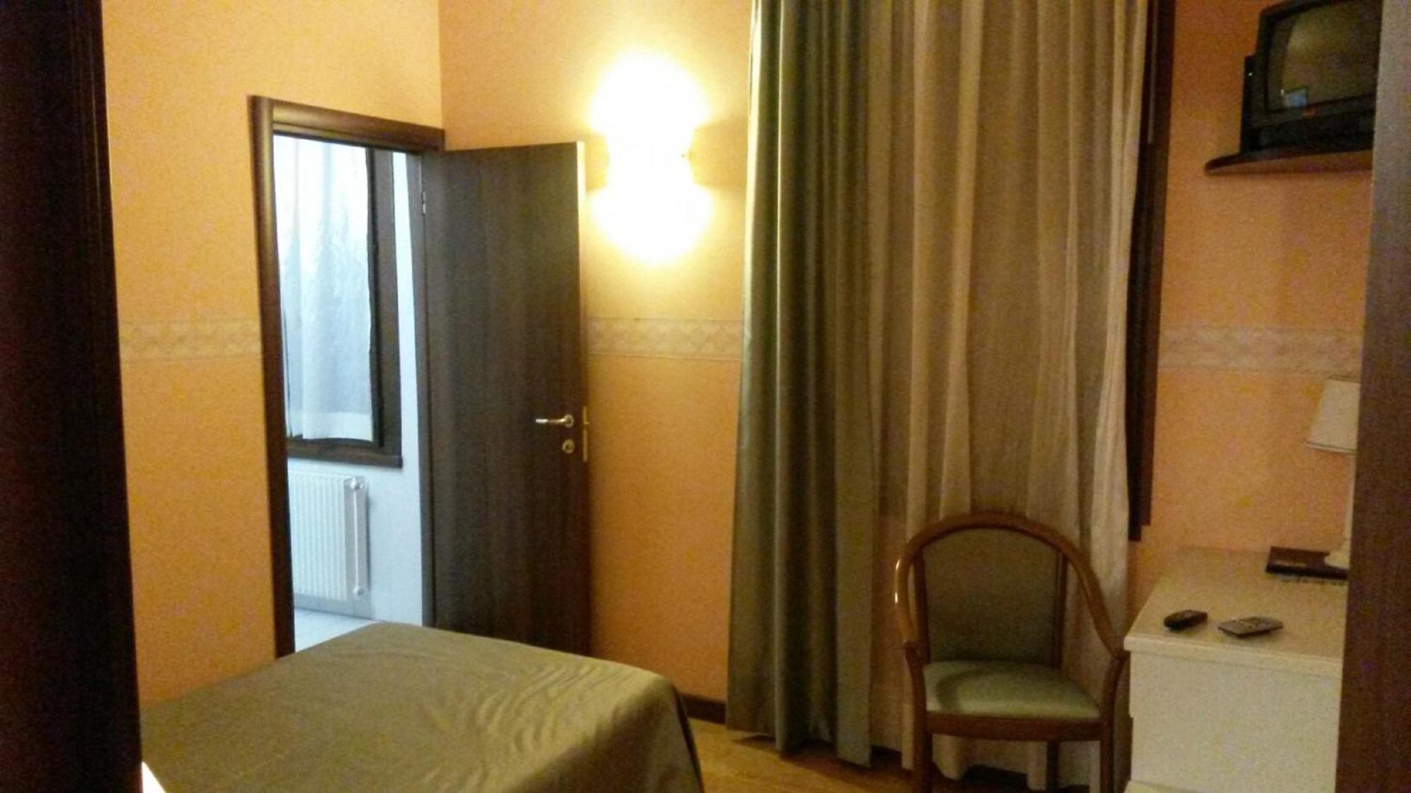 Albergo Ristorante Flora Vittorio Veneto Chambre photo