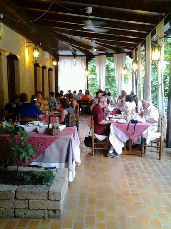 Albergo Ristorante Flora Vittorio Veneto Extérieur photo