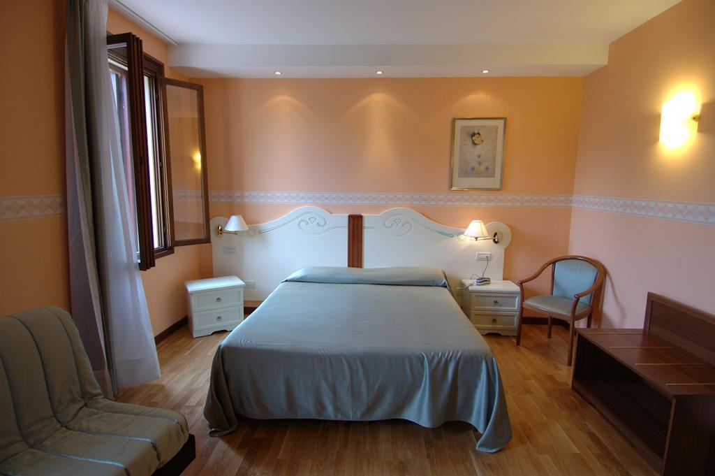 Albergo Ristorante Flora Vittorio Veneto Chambre photo